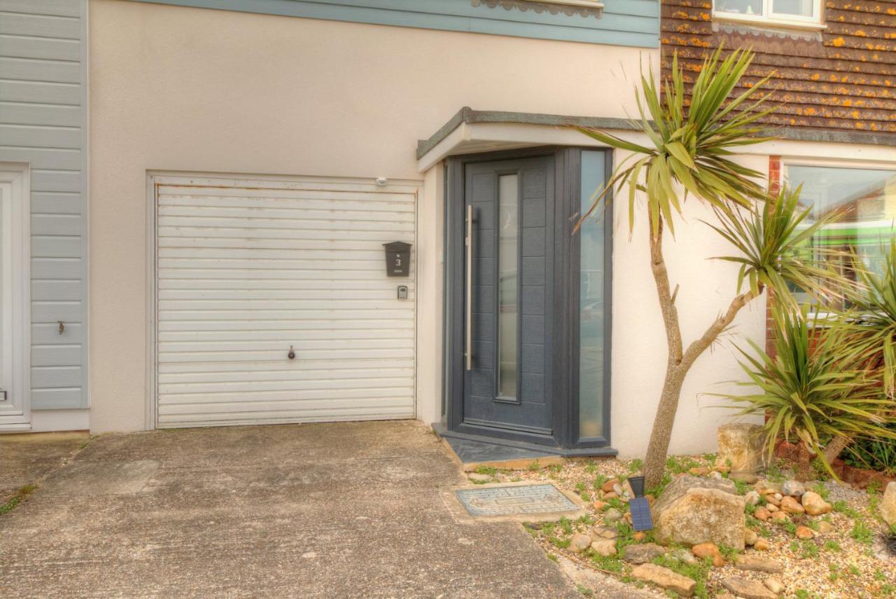 Pass The Keys Shore To Please - Sea Views And Beach Front Modern 1Bed Apt With Sofabed Portsmouth Exterior photo